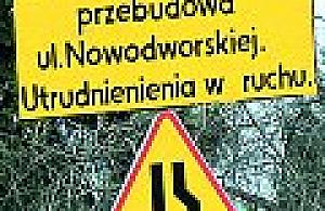Zdrowaśki o auta na Nowodworskiej