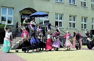 Cygańskie nauczycielki na Podróżniczej