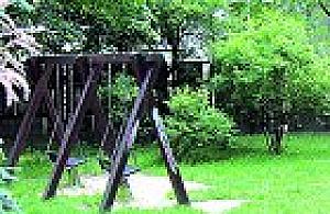 Plac zabaw, czyli... huśtawka