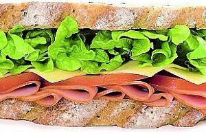 Okruszki solą w oku pracowników szkoły?