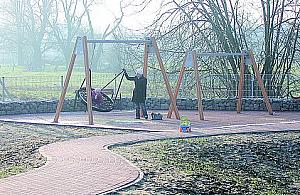 Wychodzony plac zabaw