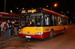 Z Chotomowa na nocną imprezę