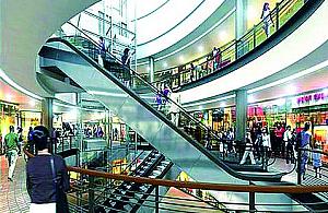 Galeria z roczną obsuwą