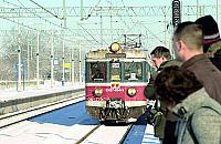 Na otarcie �ez dowioz� Wieliszew do stacji