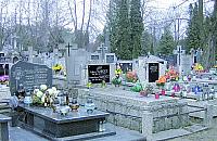 Kradn� litery na cmentarzu