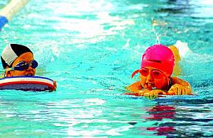 Dla kogo są te baseny i hale?