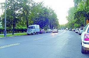 Podwójny parking na Płockiej
