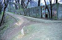Zaniedbane okolice Wa�u Reduta
