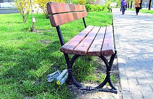 Jak dbać o czystość, skoro brakuje koszy?