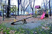 Bez boiska i placu zabaw