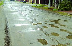 Dziura na dziurze, dziurą pogania