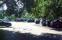 Impreza na parkingu
