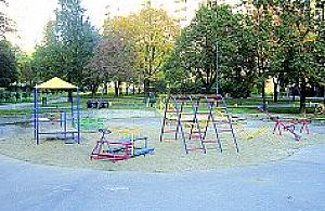 Dlaczego nie ogrodzili placu?