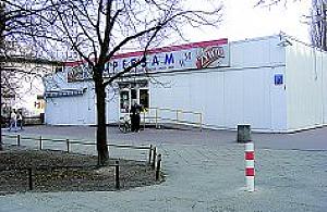 Monopolowy przy szkole