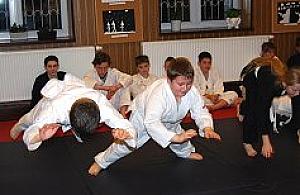 Egzamin ju-jitsu w Klubie Kultury Zastów