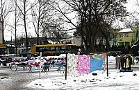 Parking w Falenicy zjad� Czerwonego Kapturka