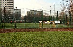 Parkingu nie ma, boiska nie będzie