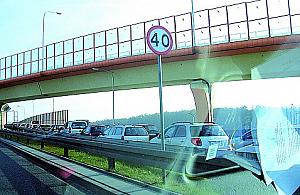 Marsa ciągnie się dalej