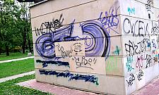 Bezkarnie dewastują parki