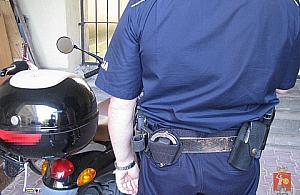 Kradzionym, na czerwonym, w radiowóz...