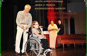 Ksiądz Twardowski na... bidonach