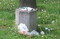Broniewskiego: opr�niajcie albo zlikwidujcie