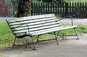 Emeryci chcą więcej ławek