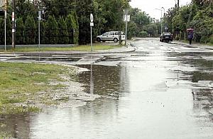 Na Krośniewickiej wciąż stoi woda