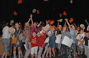 Studenci z podstawówki na Białołęce