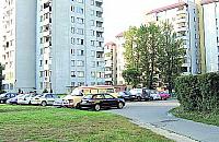 Na Smole�skiej wol� parking od boiska