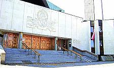 Stare Bielany: kościół z barierami