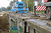 Rozbieraj� most na Kobia�ce