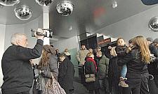 Wandale niszczą "kosmiczną" klatkę Althamera