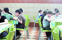 Wolskie szko�y zaciskaj� pasa
