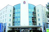 Urz�dniczka malowa�a paznokcie