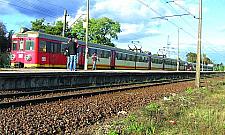 Azbest na torach przy PKP Piaski