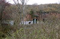 Zabytkowy Fort tonie w �mieciach