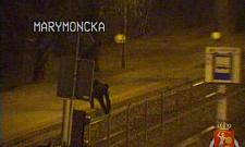 Kamulcem w wiatę na Marymonckiej