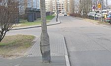 Latarnie na środku i stare schody