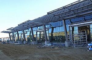 Lotnisko w Modlinie bez sprawnej komunikacji