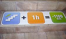 Mieszkańcy i urzędnicy spalają kalorie na schodach