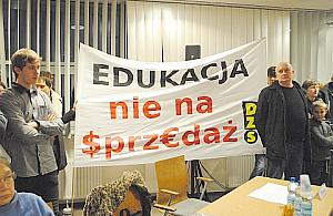 Radni nie zrezygnowali z likwidacji szkół
