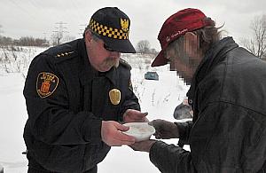 Nadal koczują w kanałach i w ogródkach