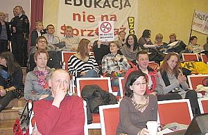 Radni Warszawy zlikwidowali szkoły