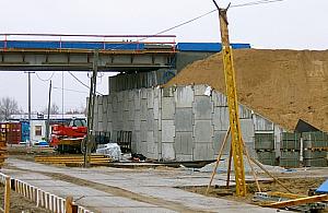 Schody w Chotomowie wciąż niepewne