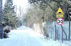 Jedni żądają progów, inni je przeklinają