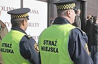 Nie zauwa�y�a blokady na ko�ach