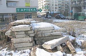 Płyty z Powstańców usuwają już pół roku