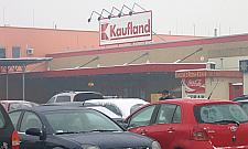 Namolni pod Kauflandem żądają pieniędzy