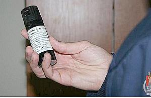 Eksperymentował rozpylając gaz w szkole